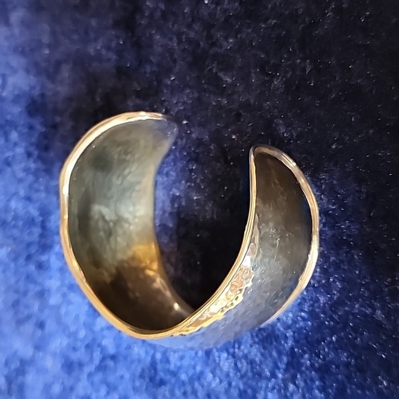 Silpada 925 Sterling Silver Hammered Look Cuff Bracelet - Picture 4 of 12